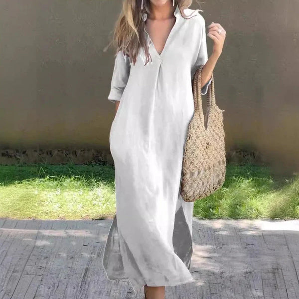 Elegant dress with V-neck slit