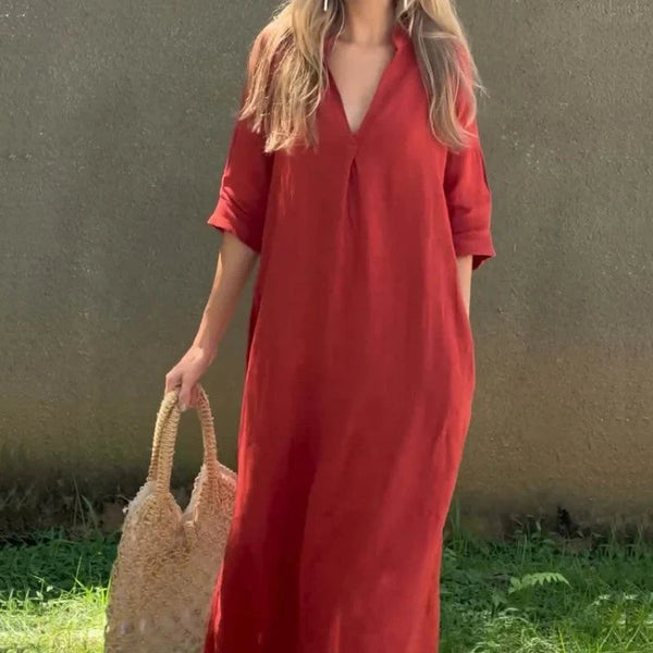 Elegant dress with V-neck slit